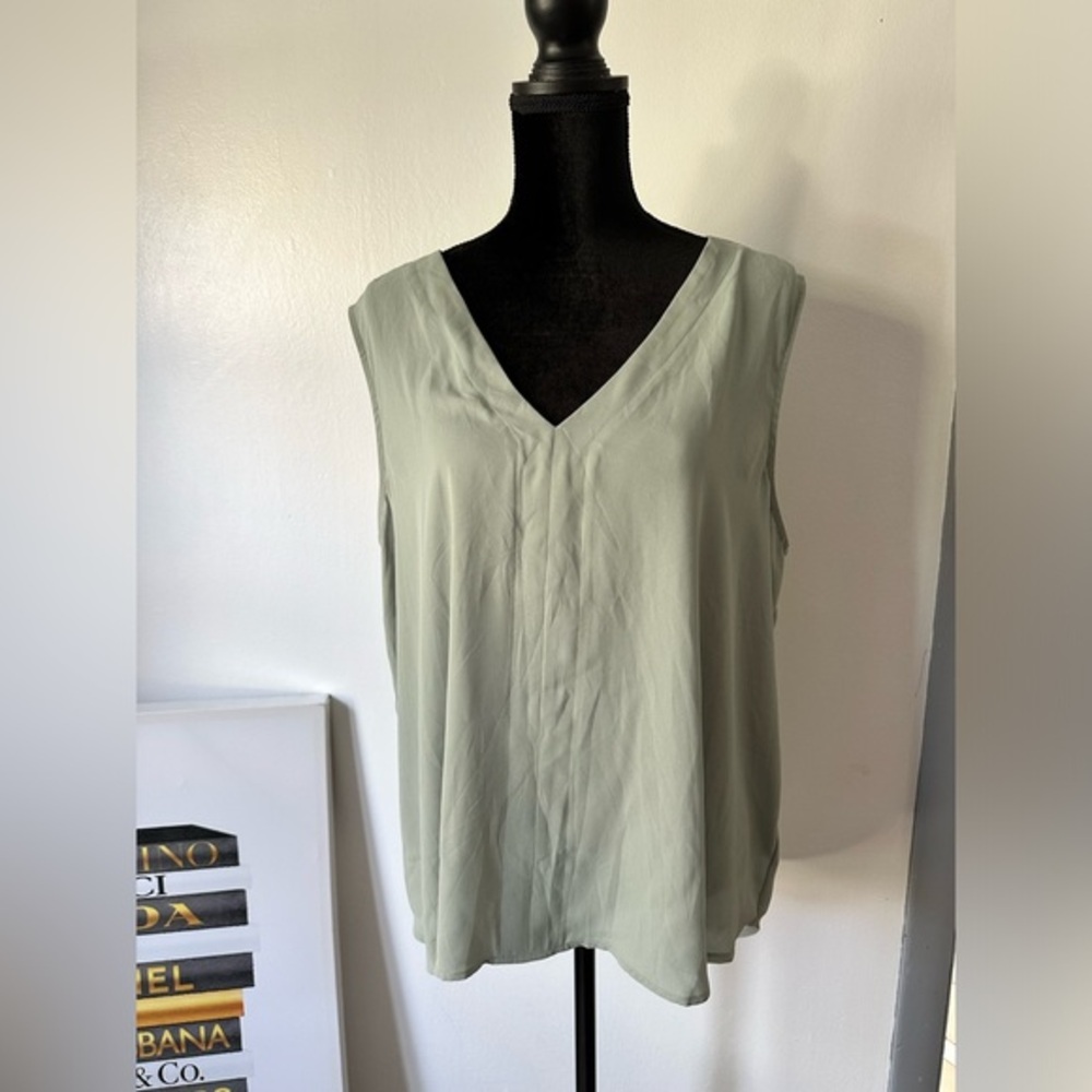 Worthington sleeveless top